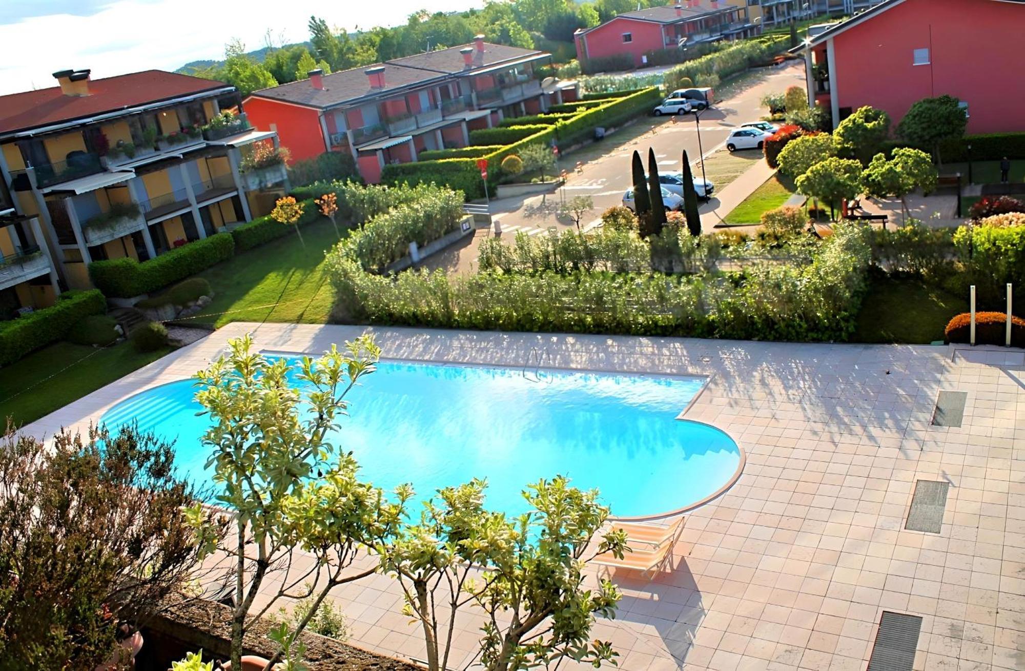 Desenzanoloft Official Partner Marriott Homes & Villas - Paradise Lake View In A 5 Pools Exclusive Residence Desenzano del Garda Luaran gambar